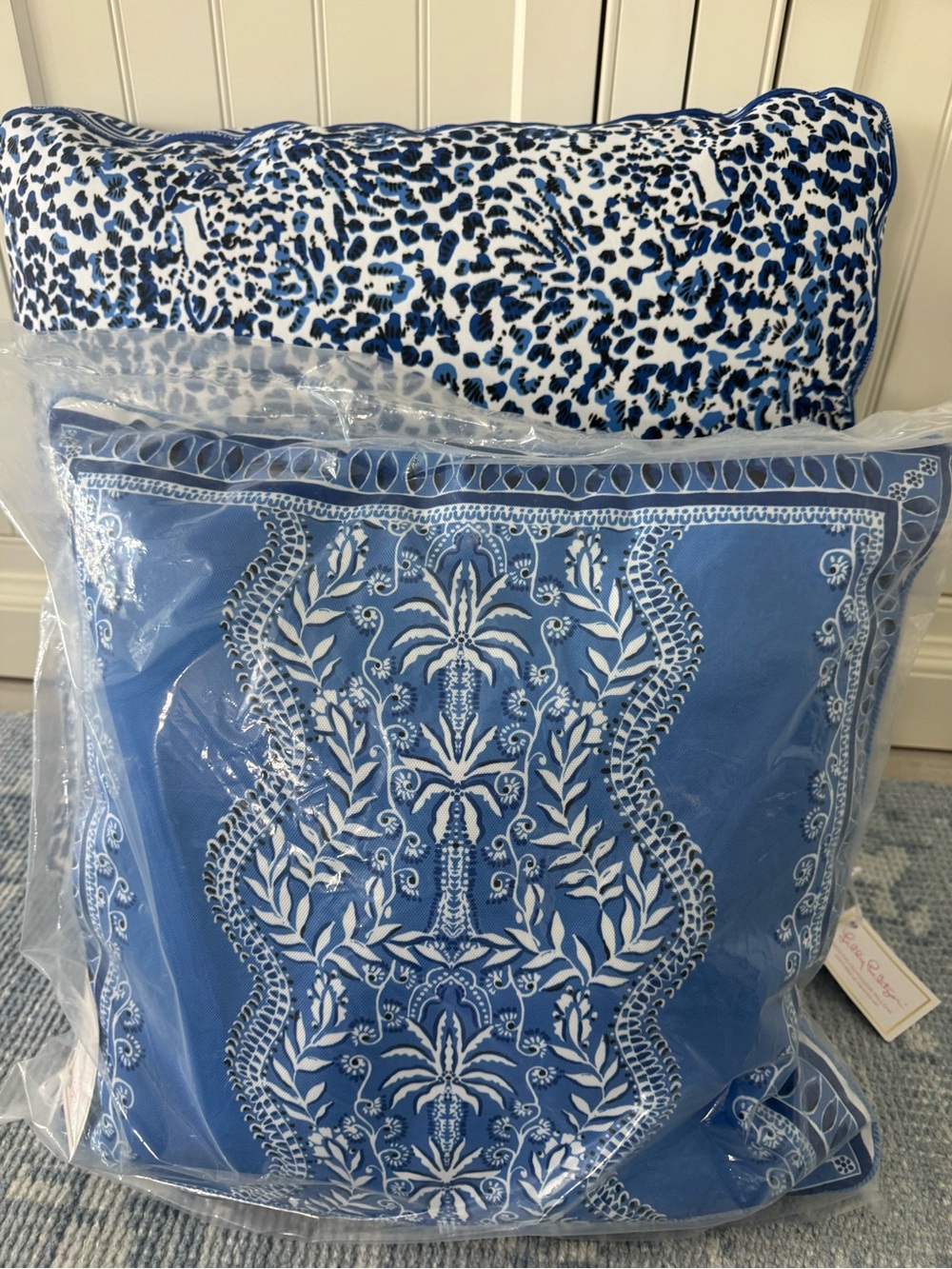 NWT Lilly Pulitzer ~Have it Both Rays~ 18” Outdoor Blue Accent Pillow